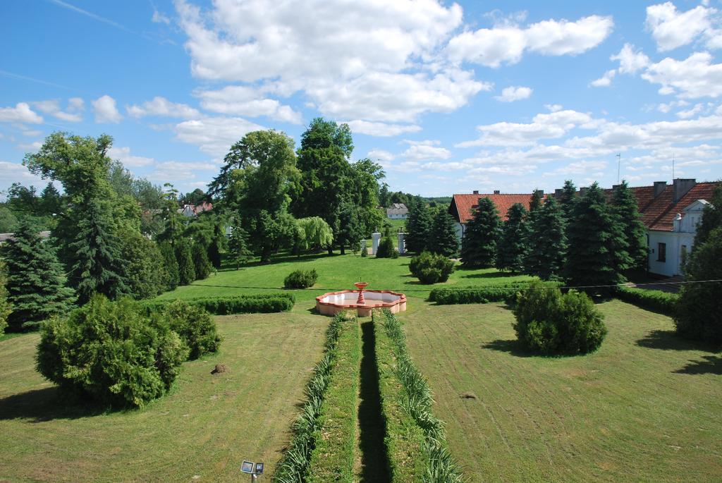 Palac W Czyzowie Szlacheckim Czyżów Szlachecki Kültér fotó